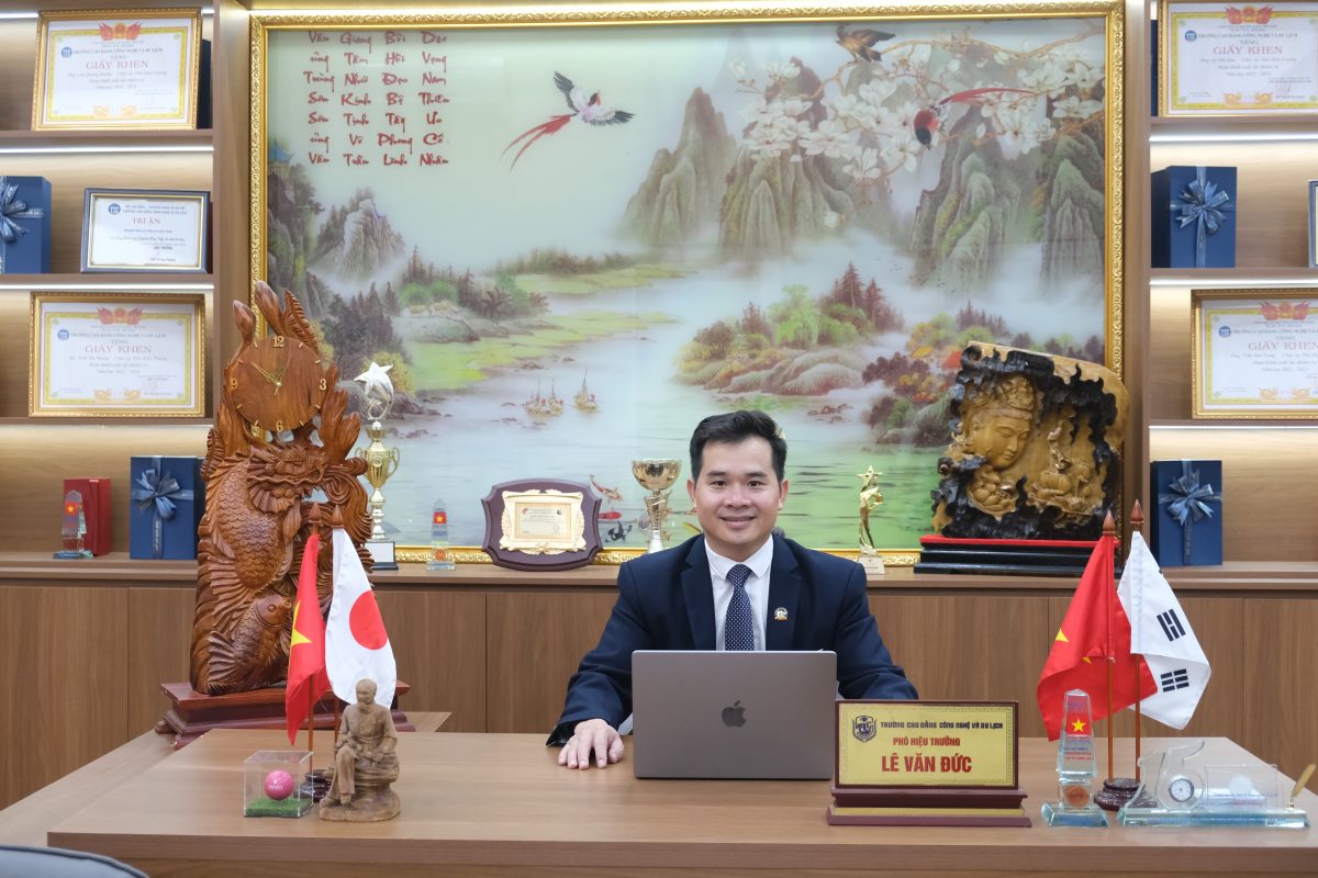 TRƯỜNG CAO ĐẲNG CÔNG NGHỆ VÀ DU LỊCH